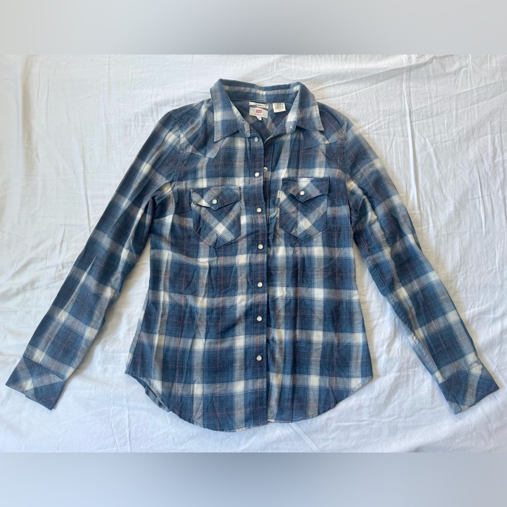 Levi's Women’s Shirt - Snaps - Collared - Tailored Fit - Small